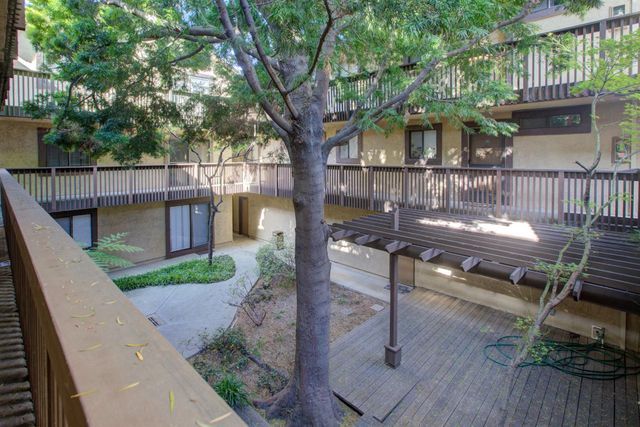 711 S Bayshore Boulevard # 10, San Mateo, CA 94401