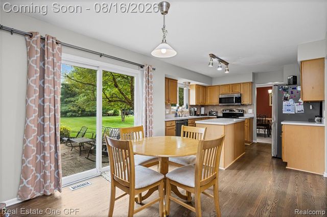8922 Redstone Drive, Pinckney, MI 48169