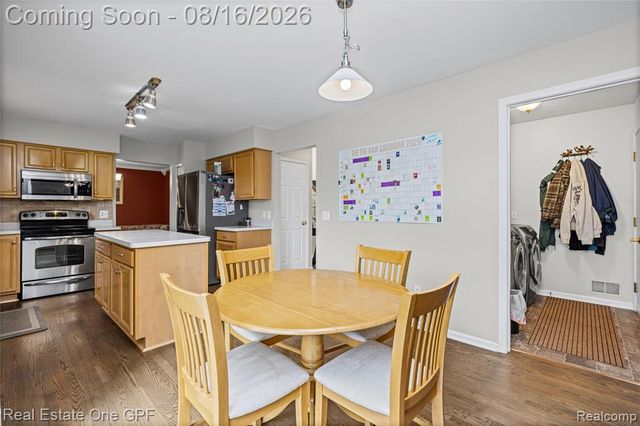 8922 Redstone Drive, Pinckney, MI 48169
