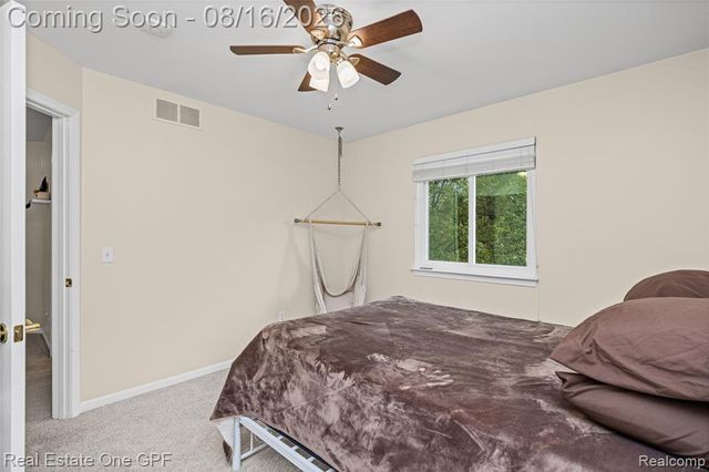 8922 Redstone Drive, Pinckney, MI 48169