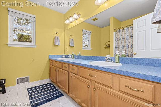 8922 Redstone Drive, Pinckney, MI 48169