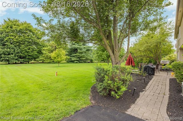 8922 Redstone Drive, Pinckney, MI 48169