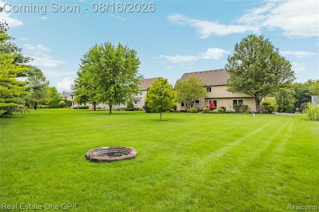 8922 Redstone Drive, Pinckney, MI 48169