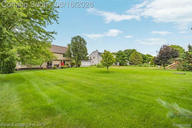 8922 Redstone Drive, Pinckney, MI 48169