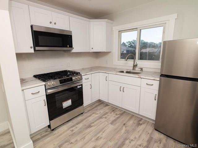 47 Wood Street 2nd floor, Lynbrook, NY 11563
