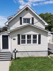 47 Wood Street 2nd floor, Lynbrook, NY 11563