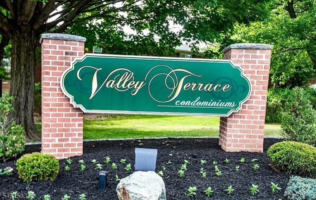 1130 Valley Rd, Wayne Twp., NJ 07470 — exterior