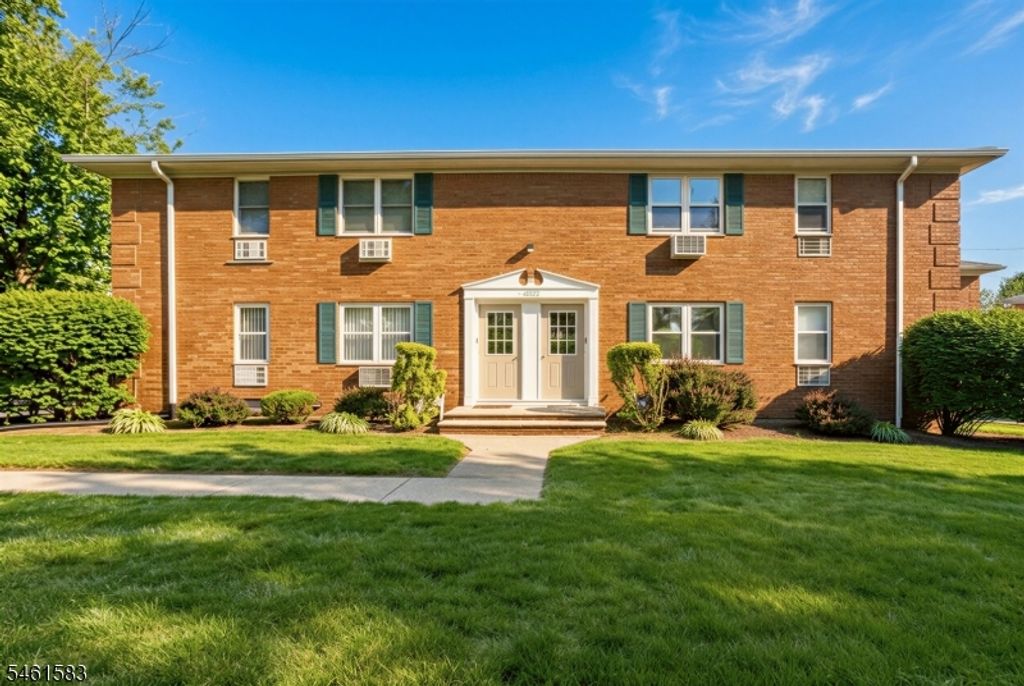 1130 Valley Rd, Wayne Twp., NJ 07470 — photo 2