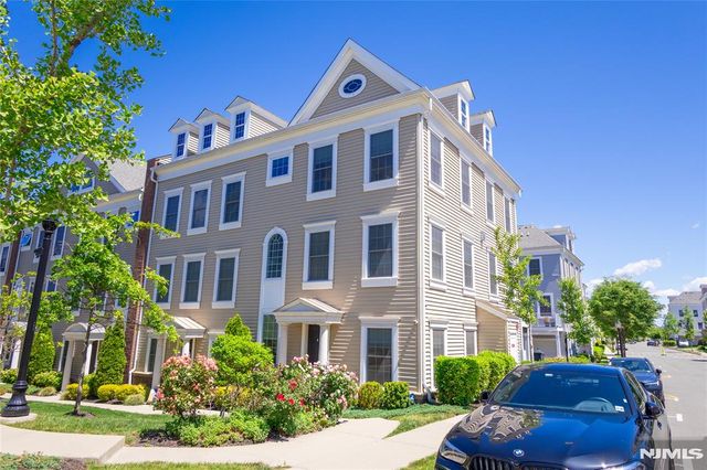 165 Roosevelt Drive, Wood Ridge, NJ 07075