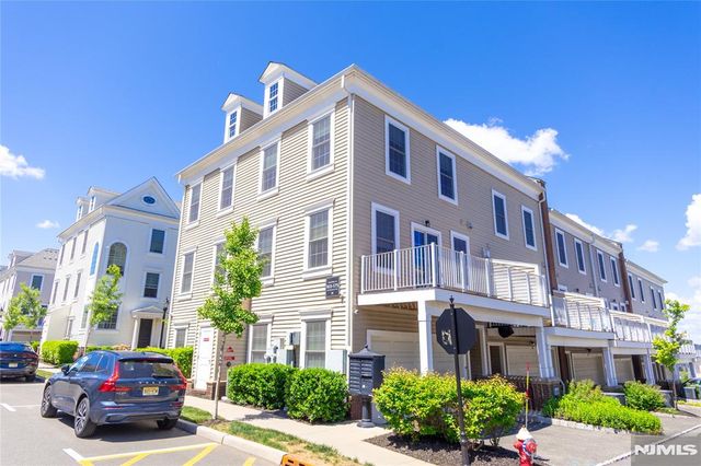 165 Roosevelt Drive, Wood Ridge, NJ 07075