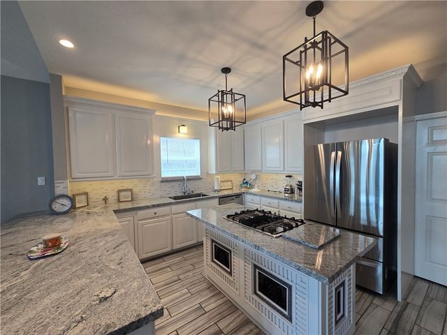 13921 Dasmarinas Dr, Corpus Christi, TX 78418