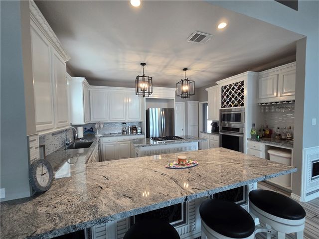 13921 Dasmarinas Dr, Corpus Christi, TX 78418