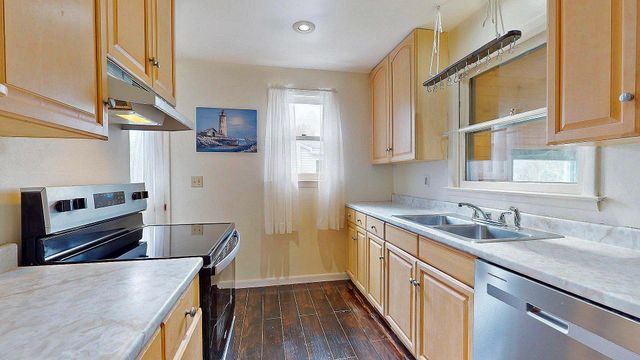56 Curtis Avenue, Burlington, VT 05401