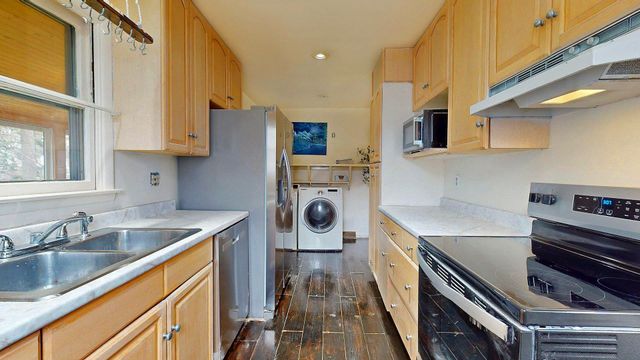 56 Curtis Avenue, Burlington, VT 05401