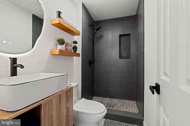 209 FRONT ST, Mt Holly, NJ 08060