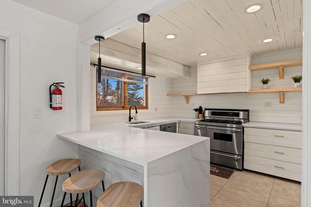 209 FRONT ST, Mt Holly, NJ 08060