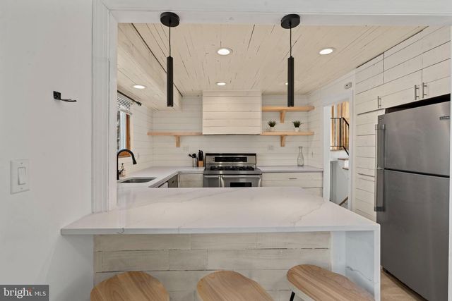 209 FRONT ST, Mt Holly, NJ 08060