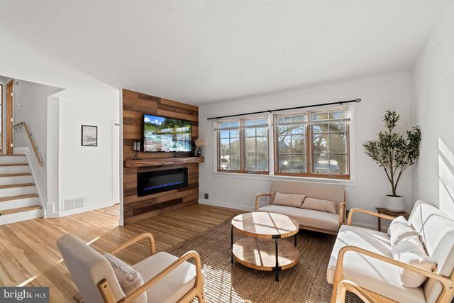 209 FRONT ST, Mt Holly, NJ 08060