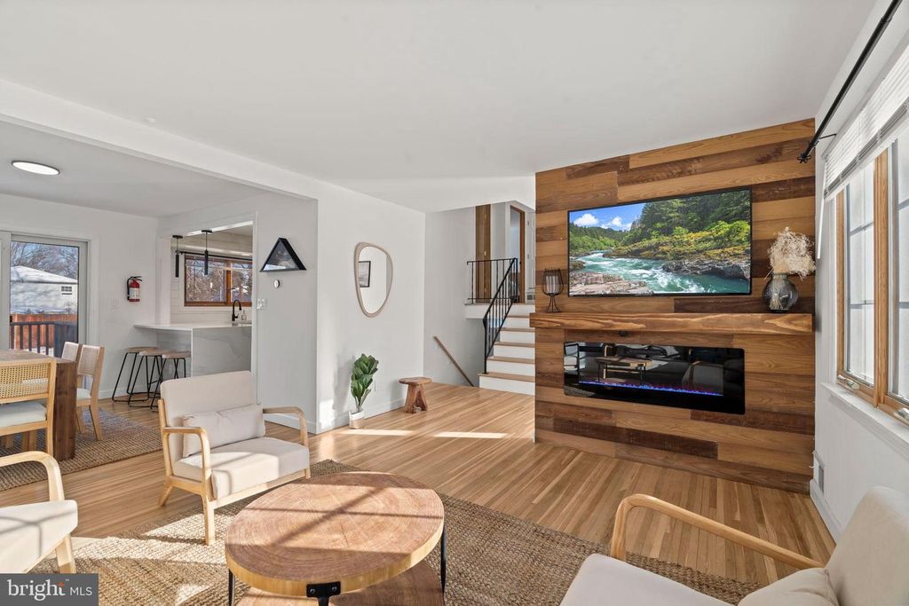 209 FRONT ST, Mt Holly, NJ 08060