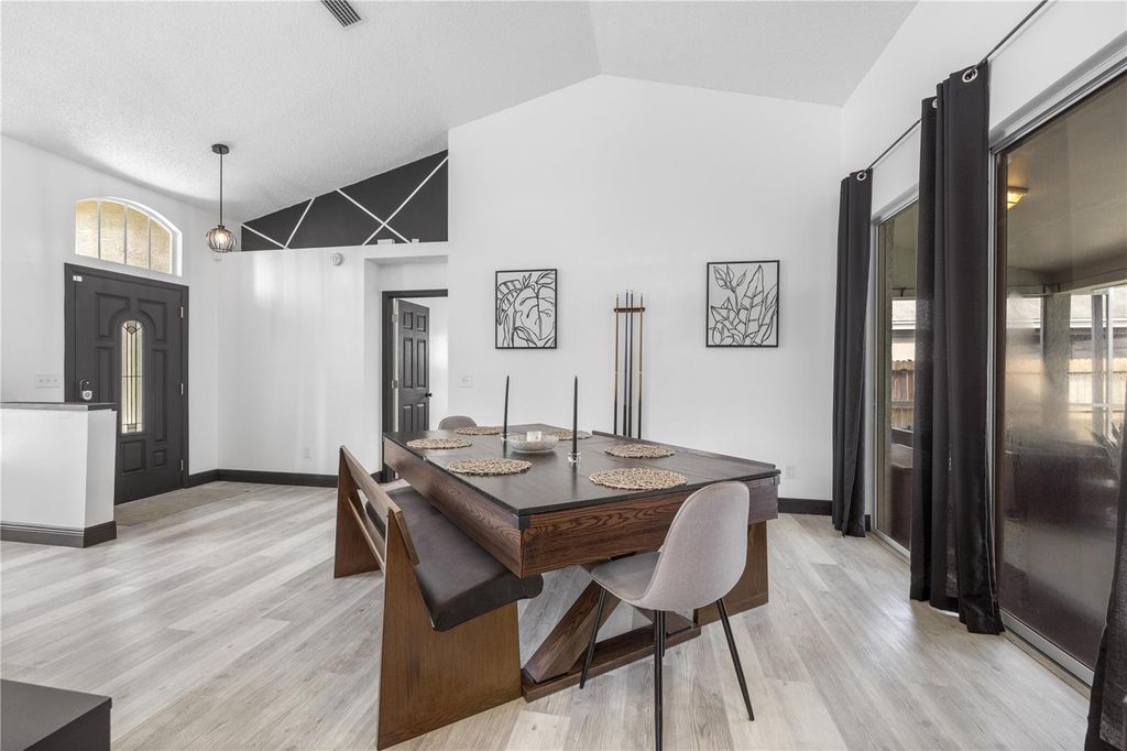Image 15 of property listing at 9331 PONTIAC DRIVE, Tampa, FL 33626