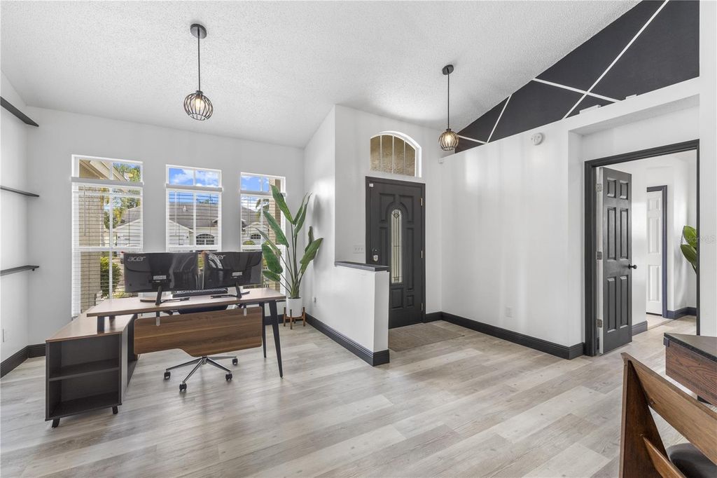 Image 17 of property listing at 9331 PONTIAC DRIVE, Tampa, FL 33626