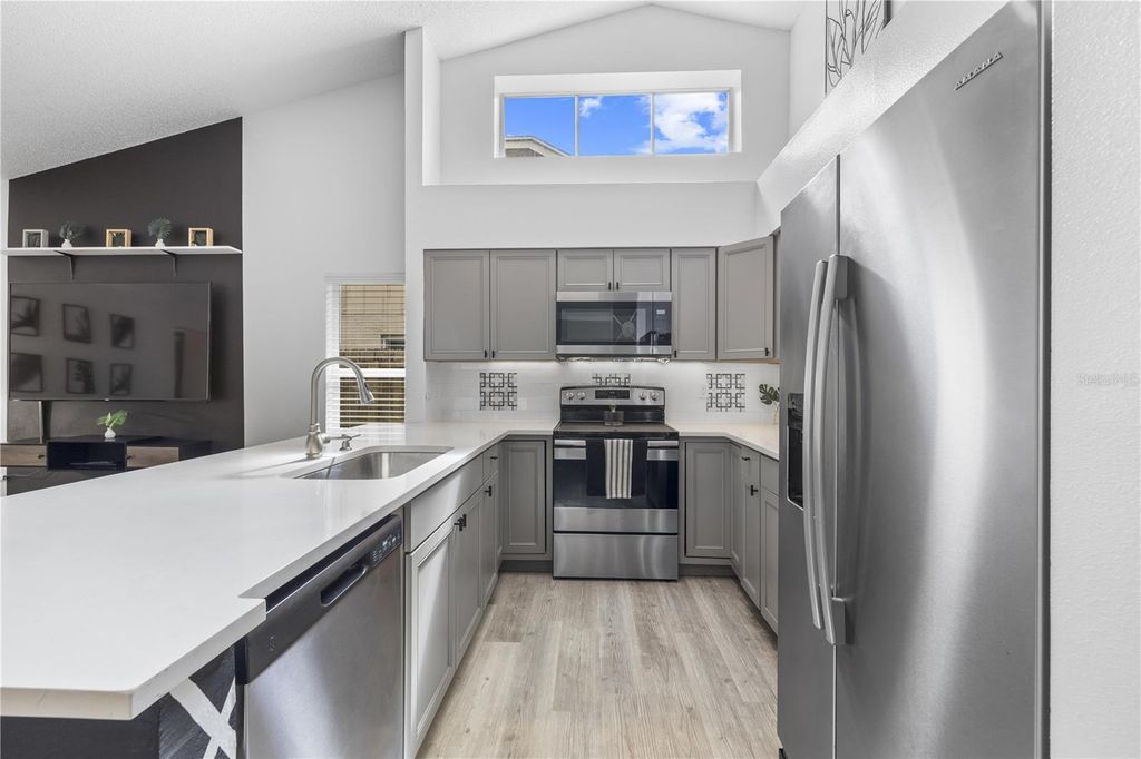 Image 25 of property listing at 9331 PONTIAC DRIVE, Tampa, FL 33626