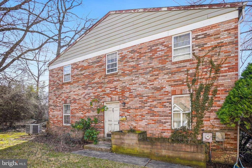 4915 ARCTIC TER, Rockville, MD 20853