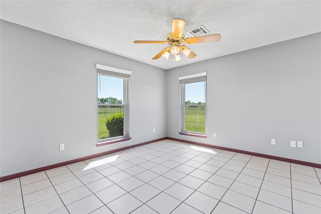 584 S Hanath Kuehl RD, Riesel, TX 76682