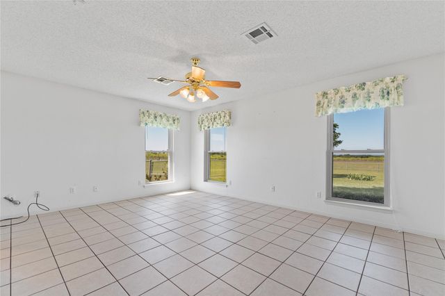 584 S Hanath Kuehl RD, Riesel, TX 76682