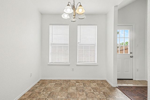 221 Los Angeles Drive, Glenn Heights, TX 75154