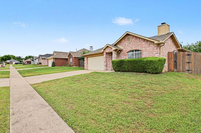 221 Los Angeles Drive, Glenn Heights, TX 75154