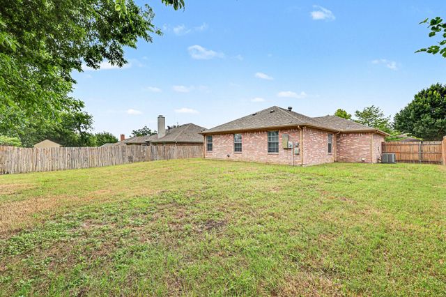 221 Los Angeles Drive, Glenn Heights, TX 75154