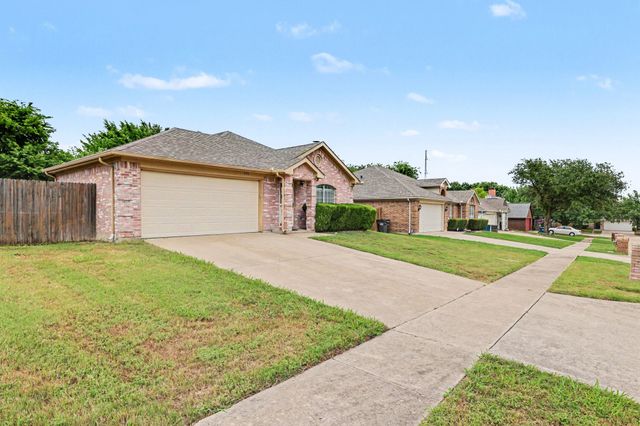 221 Los Angeles Drive, Glenn Heights, TX 75154