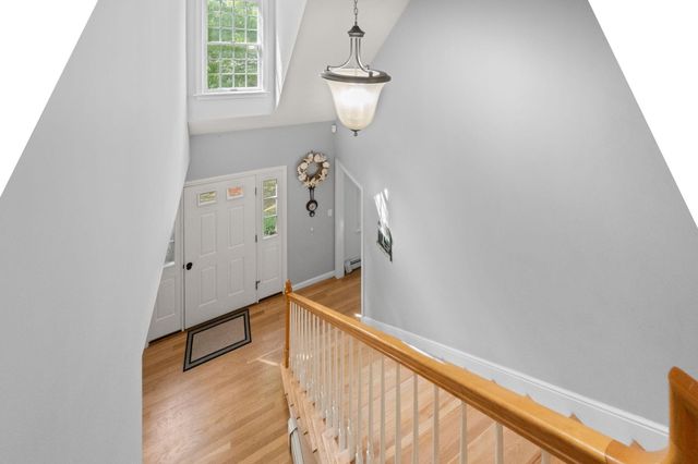 8 Friendship Lane, Buzzards Bay, MA 02532