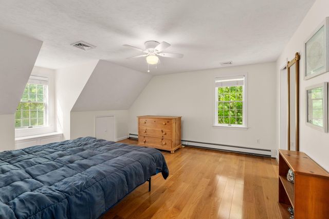 8 Friendship Lane, Buzzards Bay, MA 02532