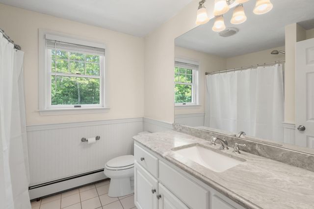 8 Friendship Lane, Buzzards Bay, MA 02532