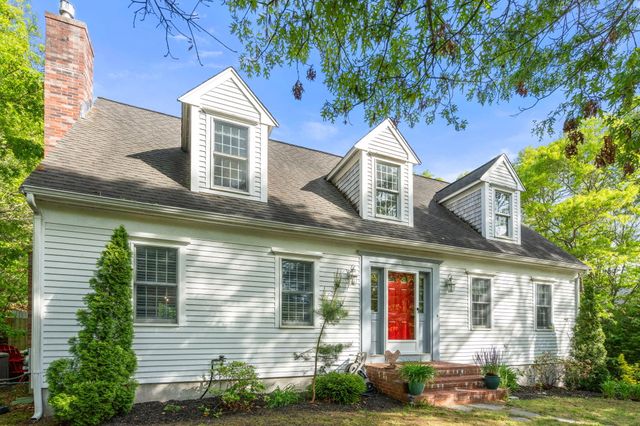 8 Friendship Lane, Buzzards Bay, MA 02532