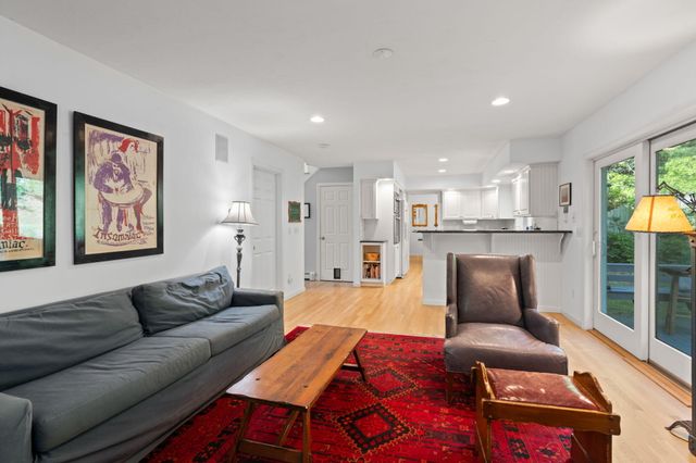 8 Friendship Lane, Buzzards Bay, MA 02532