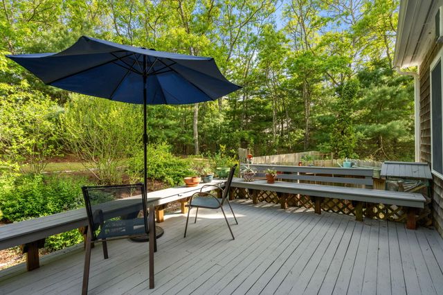 8 Friendship Lane, Buzzards Bay, MA 02532