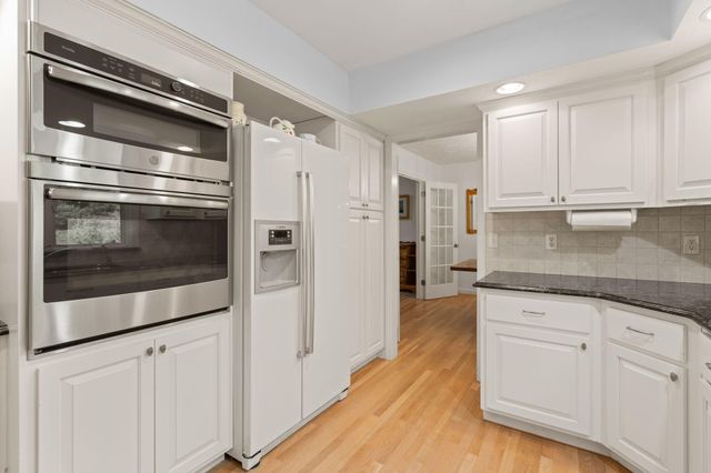 8 Friendship Lane, Buzzards Bay, MA 02532