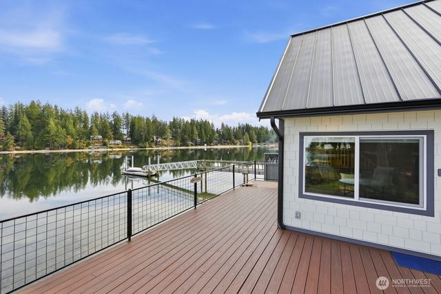 270 E Grapeview Point Road, Allyn, WA 98524