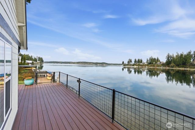 270 E Grapeview Point Road, Allyn, WA 98524