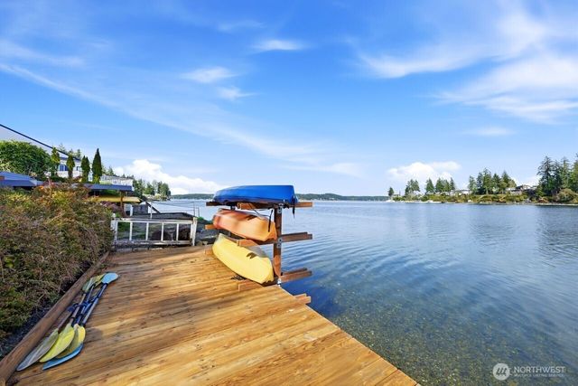 270 E Grapeview Point Road, Allyn, WA 98524