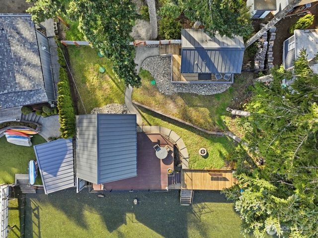 270 E Grapeview Point Road, Allyn, WA 98524