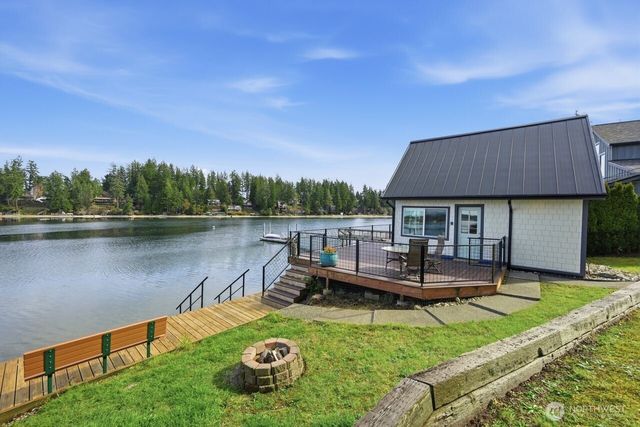 270 E Grapeview Point Road, Allyn, WA 98524