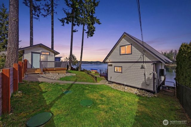 270 E Grapeview Point Road, Allyn, WA 98524