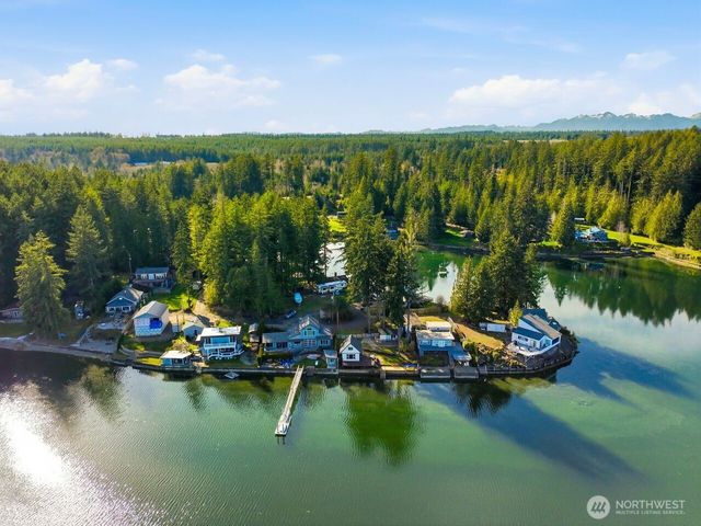 270 E Grapeview Point Road, Allyn, WA 98524