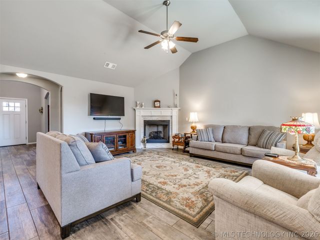 10101 S 232nd East Avenue, Broken Arrow, OK 74014