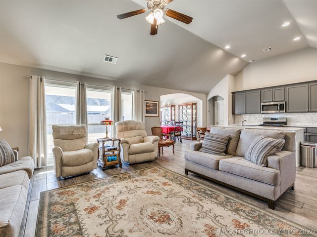 10101 S 232nd East Avenue, Broken Arrow, OK 74014