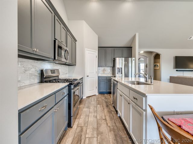 10101 S 232nd East Avenue, Broken Arrow, OK 74014